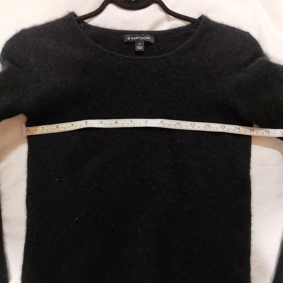 100% Cashmere Crewneck Sweater - Picture 4 of 5